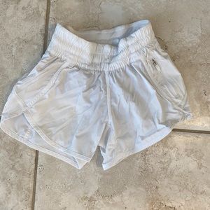 Lululemon white lined shorts
